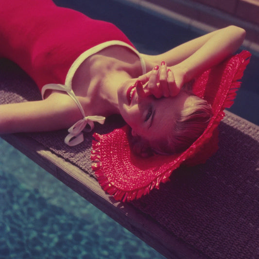 Sunbathing by Hulton Archive