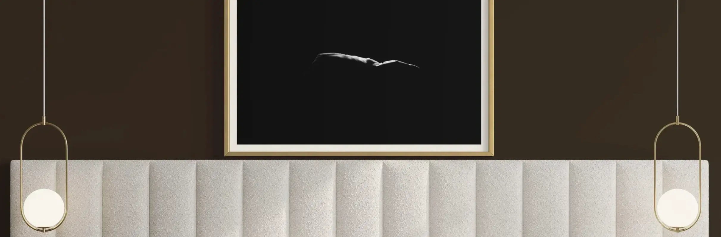 Bedroom depicting a photography by Slim Aarons with bathers in the sun in Capri at hotel Il Canille